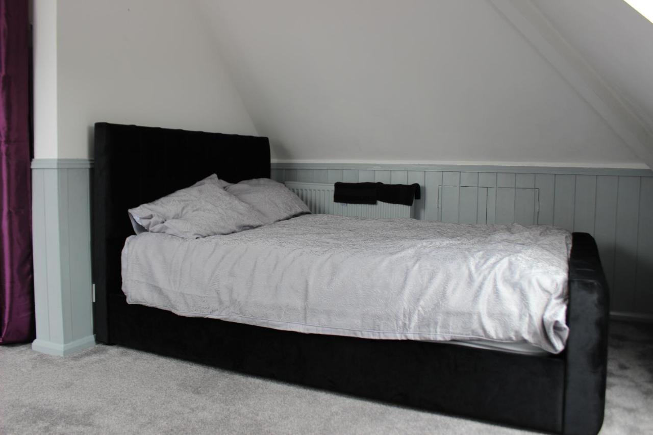 Modern Spacious House - Sleeps 16, Free Parking, Sun Terrace Nuneaton Exteriér fotografie