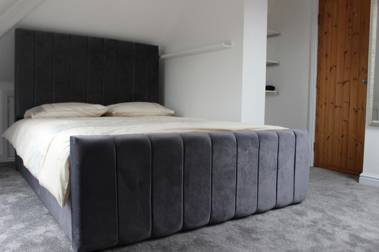 Modern Spacious House - Sleeps 16, Free Parking, Sun Terrace Nuneaton Exteriér fotografie