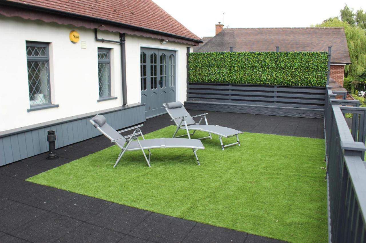 Modern Spacious House - Sleeps 16, Free Parking, Sun Terrace Nuneaton Exteriér fotografie