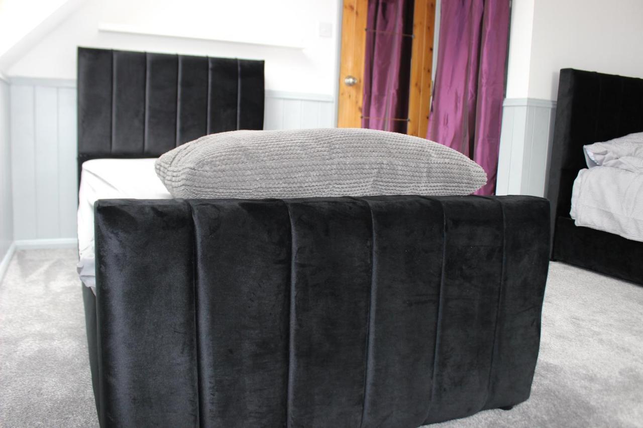 Modern Spacious House - Sleeps 16, Free Parking, Sun Terrace Nuneaton Exteriér fotografie