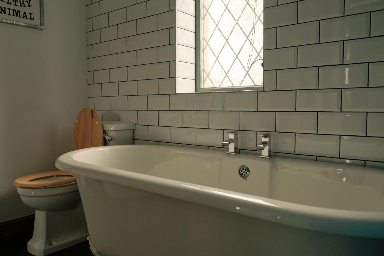 Modern Spacious House - Sleeps 16, Free Parking, Sun Terrace Nuneaton Exteriér fotografie