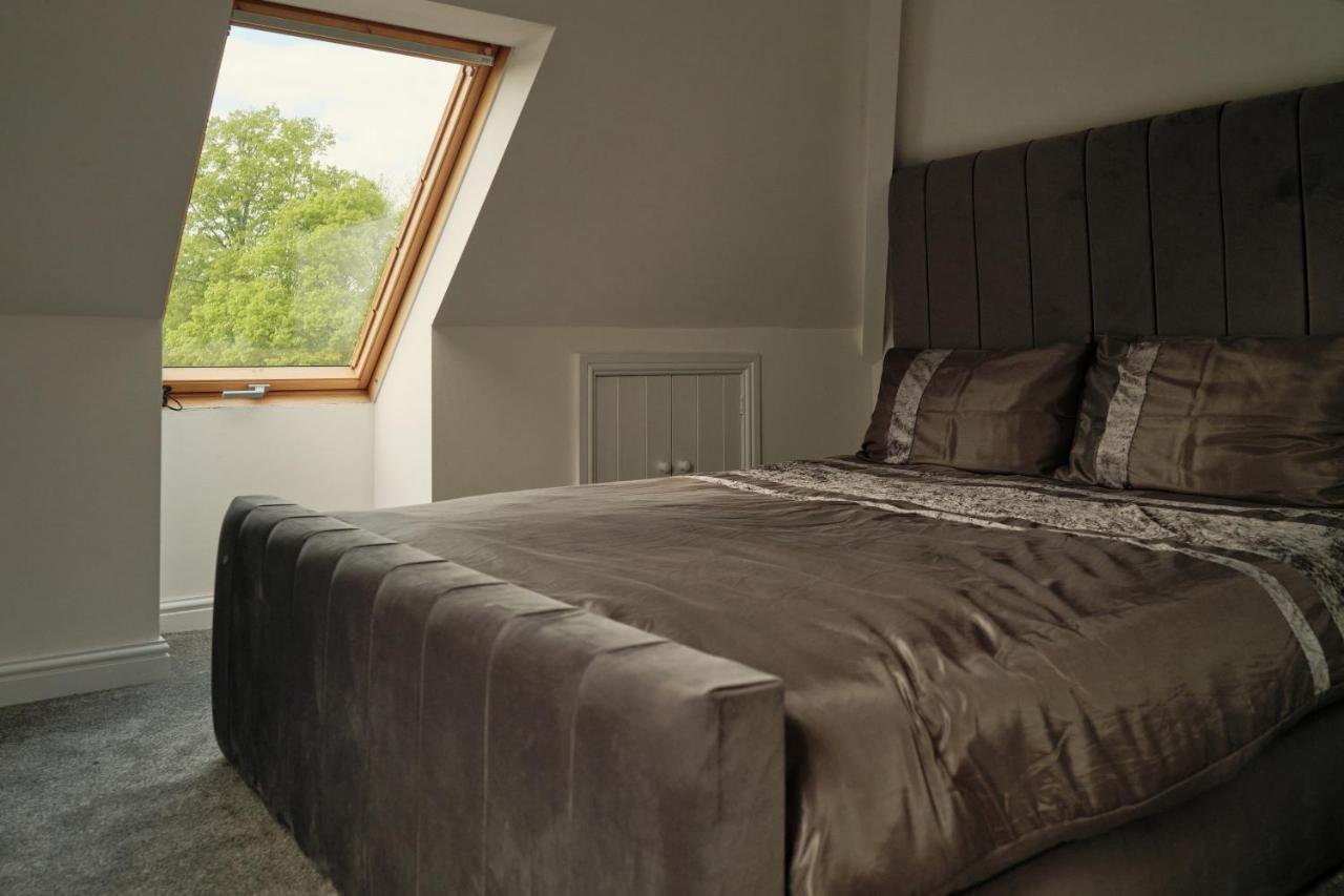 Modern Spacious House - Sleeps 16, Free Parking, Sun Terrace Nuneaton Exteriér fotografie