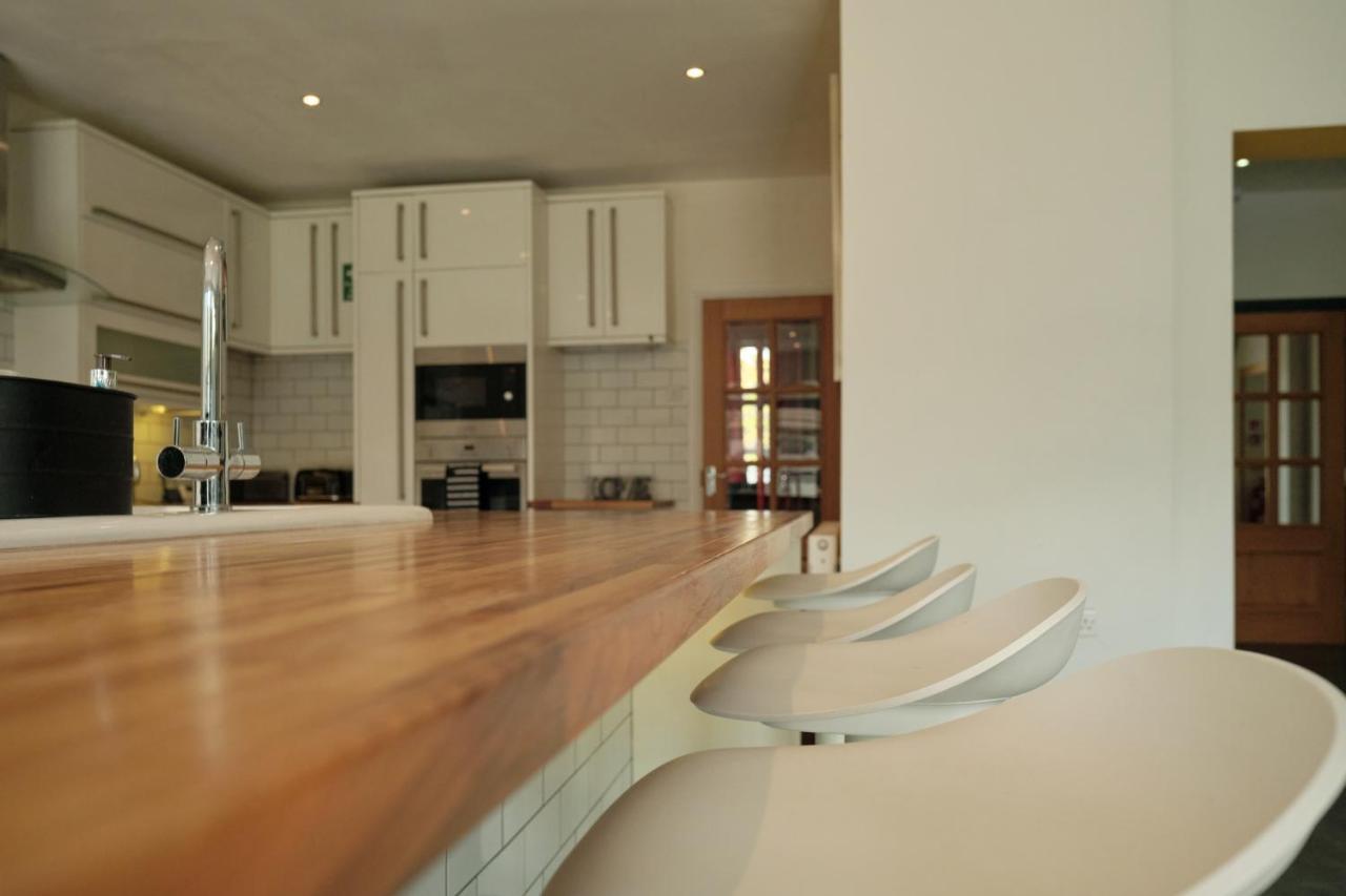 Modern Spacious House - Sleeps 16, Free Parking, Sun Terrace Nuneaton Exteriér fotografie