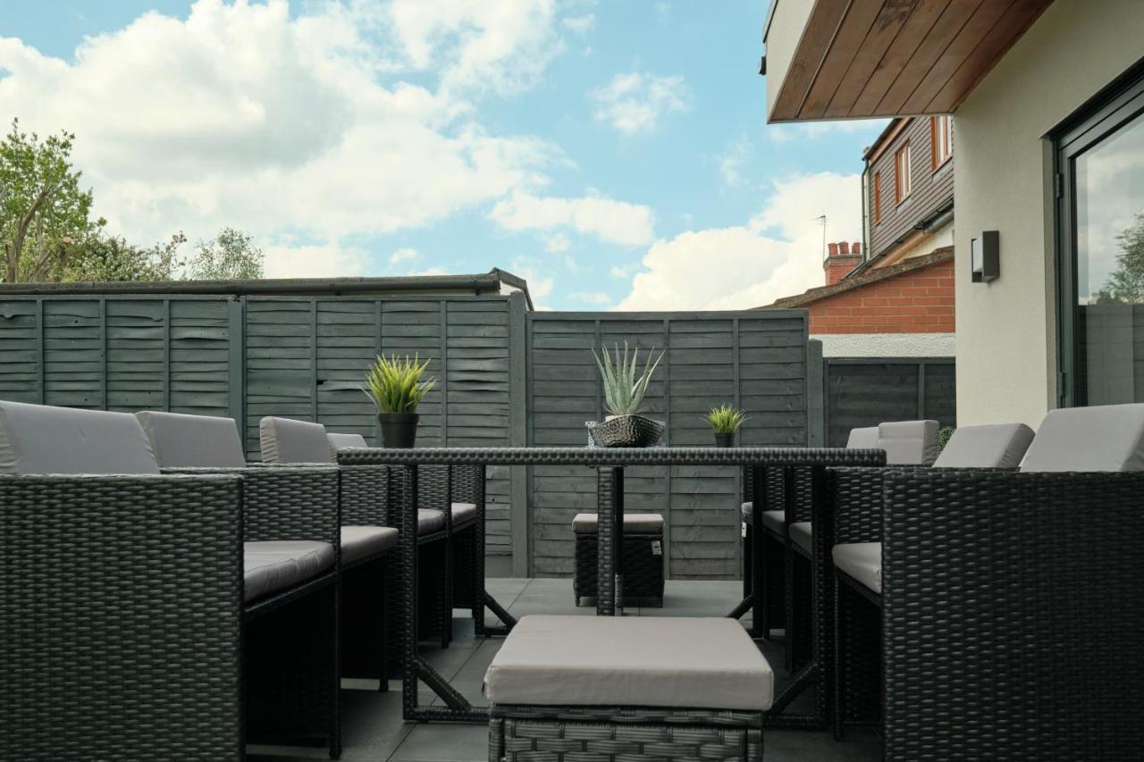 Modern Spacious House - Sleeps 16, Free Parking, Sun Terrace Nuneaton Exteriér fotografie