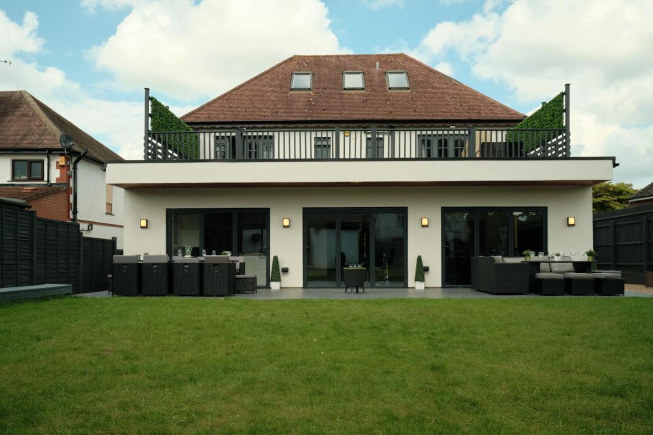 Modern Spacious House - Sleeps 16, Free Parking, Sun Terrace Nuneaton Exteriér fotografie