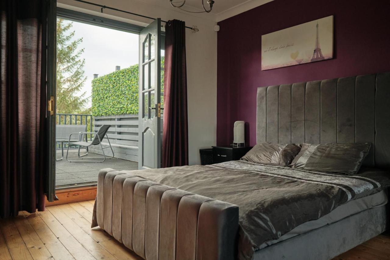 Modern Spacious House - Sleeps 16, Free Parking, Sun Terrace Nuneaton Exteriér fotografie