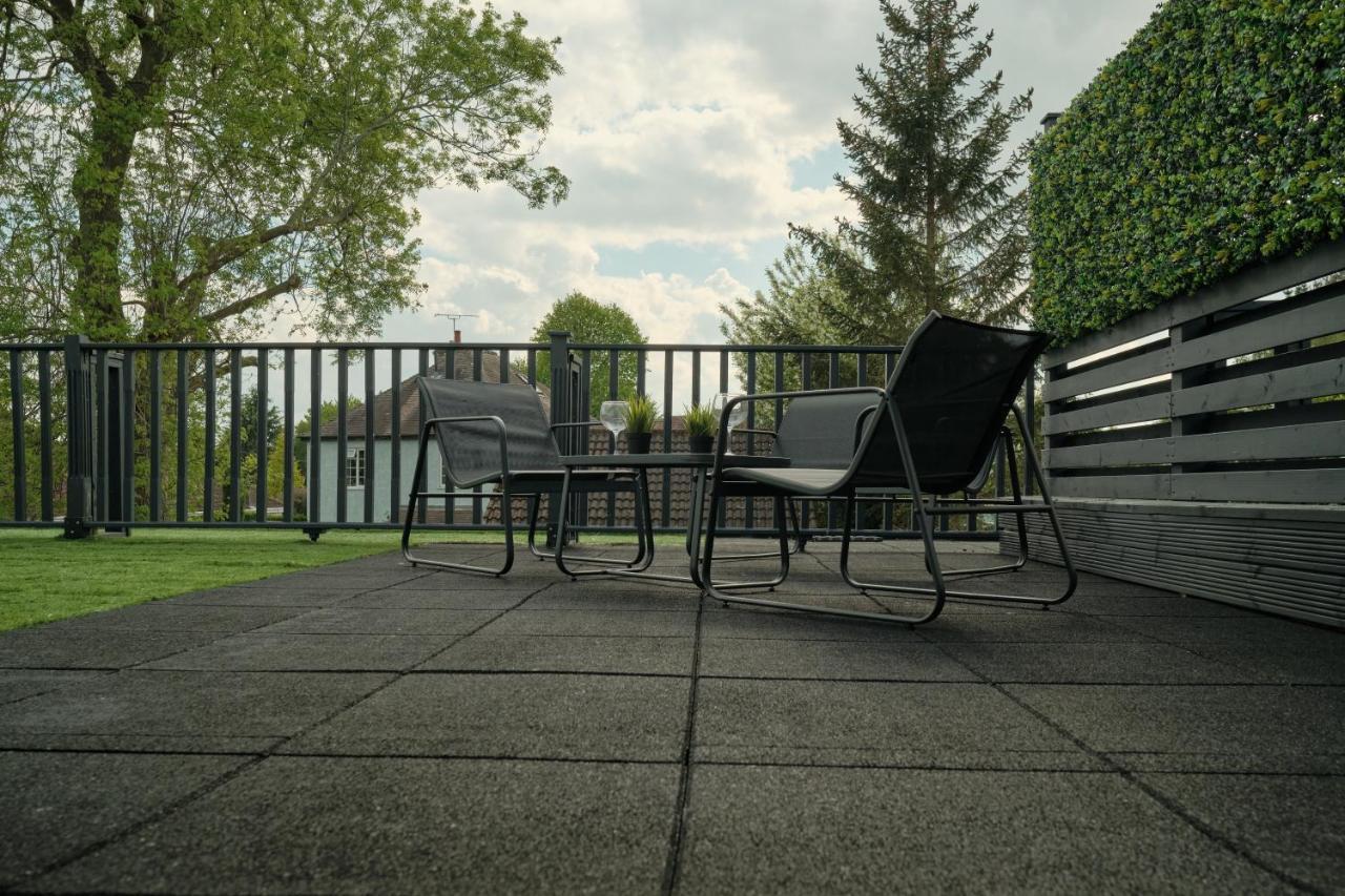 Modern Spacious House - Sleeps 16, Free Parking, Sun Terrace Nuneaton Exteriér fotografie