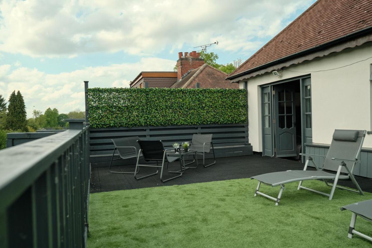Modern Spacious House - Sleeps 16, Free Parking, Sun Terrace Nuneaton Exteriér fotografie